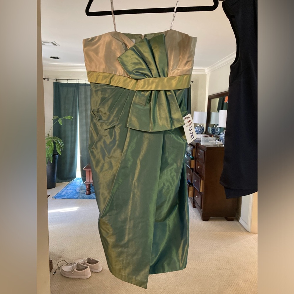 Kay Unger size 12 green cocktail dress